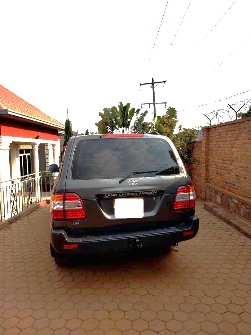 Bere 347: Land cruiser Amazon 100 series is available for sale