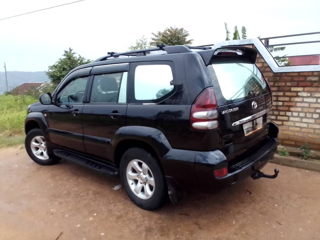 BERE 003 NLN : 2004 TOYOTA Land Cruiser PRADO in good condition is available for sale #+250780675812
