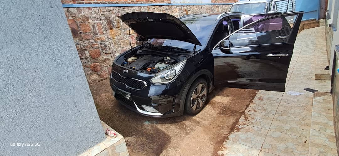 BERE 012 BQ : KIA NIRO 2016 in good condition is available for sale #+250780675812