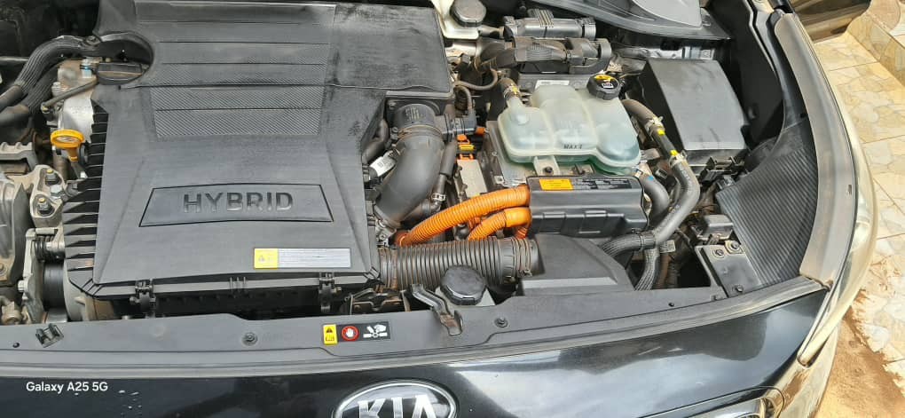 BERE 012 BQ : KIA NIRO 2016 in good condition is available for sale #+250780675812